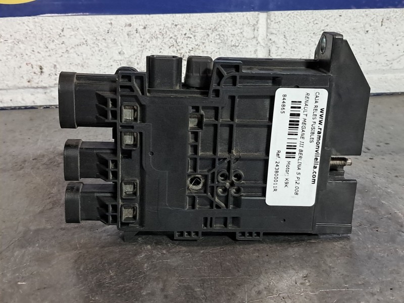 Recambio de caja reles fusibles para renault megane iii berlina 5 p dynamique referencia OEM IAM 243800011R  