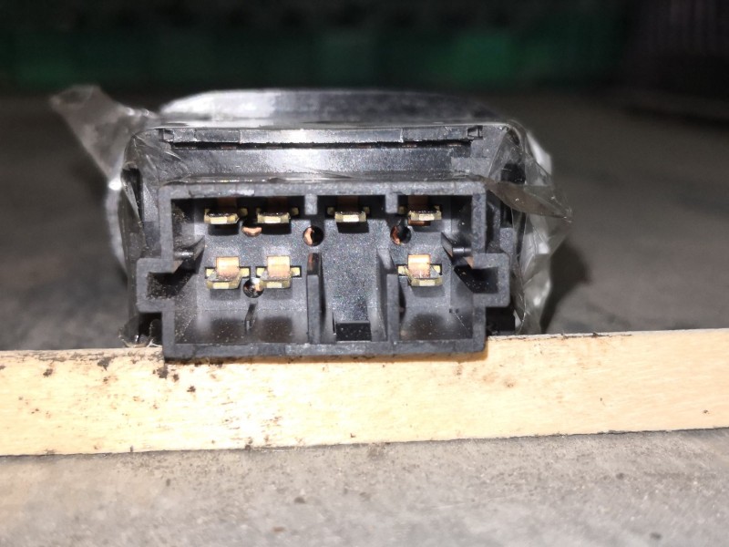 Recambio de mando elevalunas delantero derecho para citroen c3 1.1 sx referencia OEM IAM   