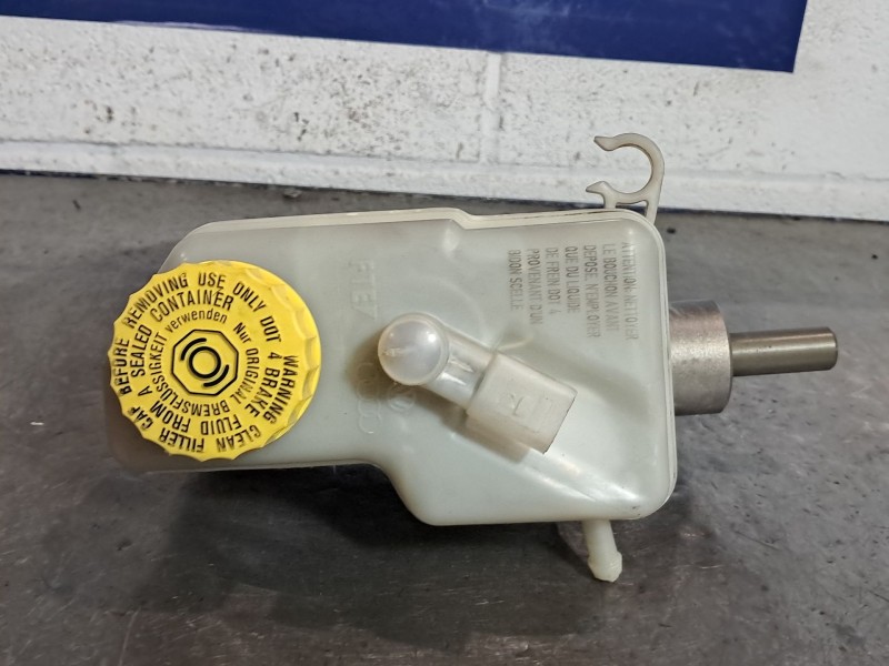 Recambio de bomba freno para seat ibiza (6l1) stella referencia OEM IAM    Recambio de bomba freno para seat ibiza (6l1) stella referencia OEM IAM