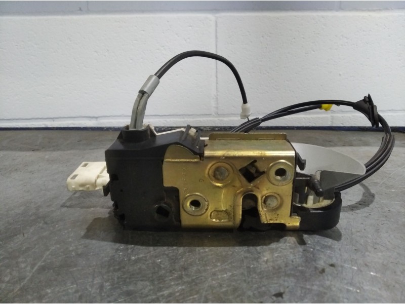 Recambio de cerradura puerta delantera izquierda para citroen c4 coupe 1.6 16v hdi fap referencia OEM IAM   