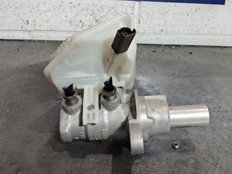 Recambio de bomba freno para citroen c4 1.6 hdi 110 fp vts referencia OEM IAM   