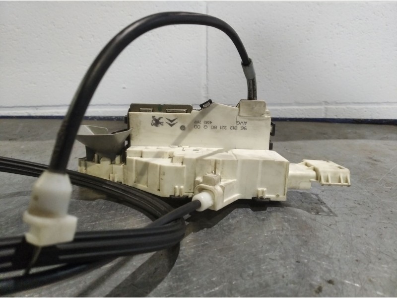 Recambio de cerradura puerta delantera izquierda para citroen c4 coupe 1.6 16v hdi fap referencia OEM IAM   