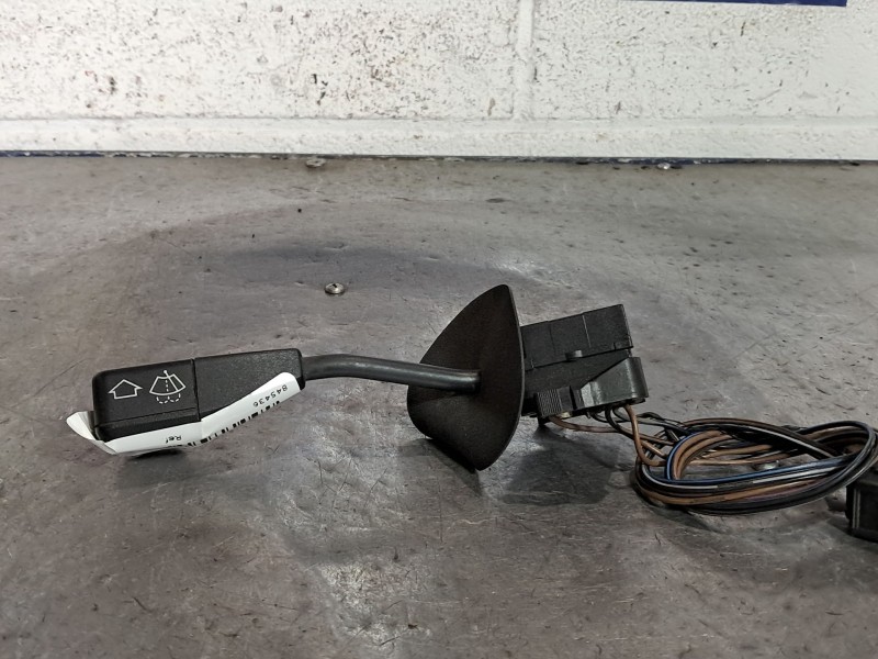 Recambio de mando limpia para bmw serie 3 coupe (e36) referencia OEM IAM    Recambio de mando limpia para bmw serie 3 coupe (e36) referencia OEM IAM