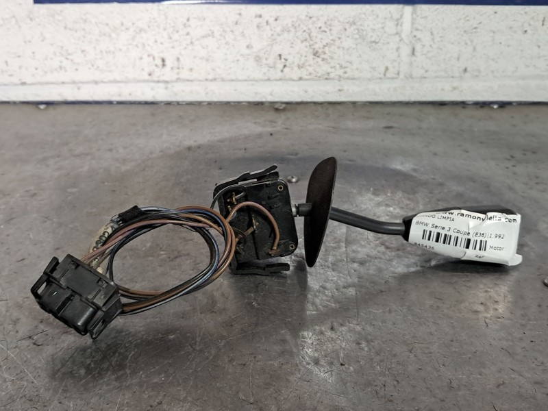 Recambio de mando limpia para bmw serie 3 coupe (e36) referencia OEM IAM    Recambio de mando limpia para bmw serie 3 coupe (e36) referencia OEM IAM