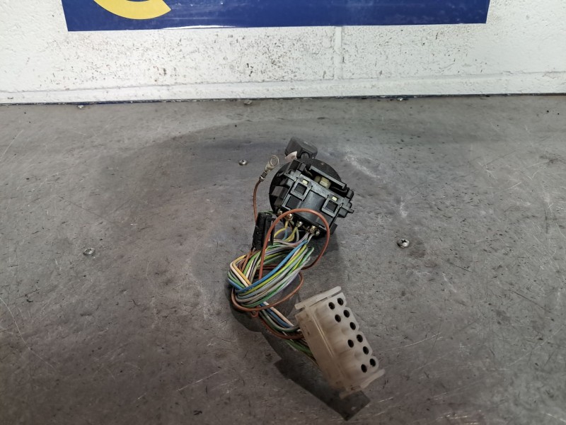 Recambio de mando intermitentes para bmw serie 3 coupe (e36) referencia OEM IAM    Recambio de mando intermitentes para bmw serie 3 coupe (e36) referencia OEM IAM