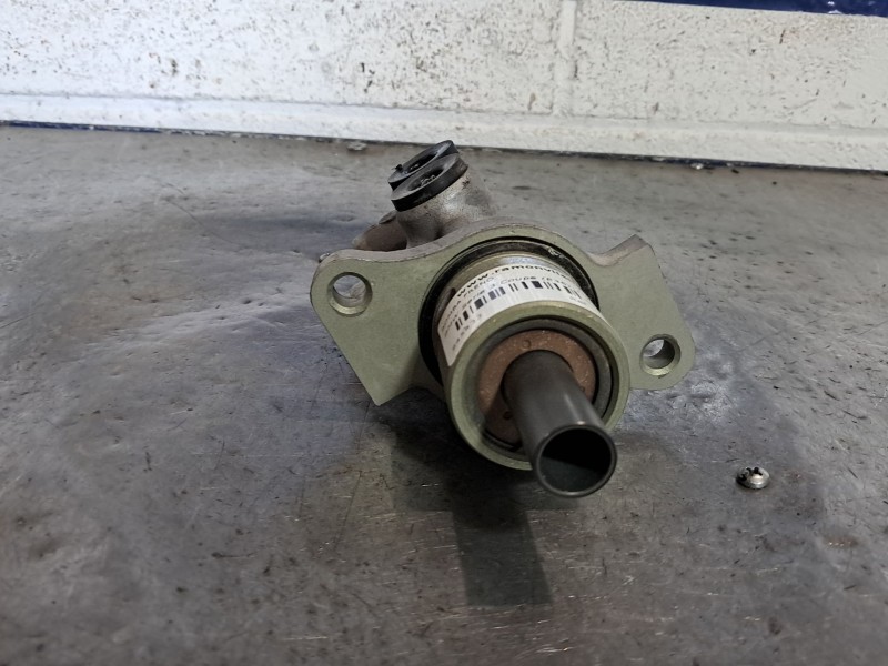 Recambio de bomba freno para bmw serie 3 coupe (e36) referencia OEM IAM    Recambio de bomba freno para bmw serie 3 coupe (e36) referencia OEM IAM