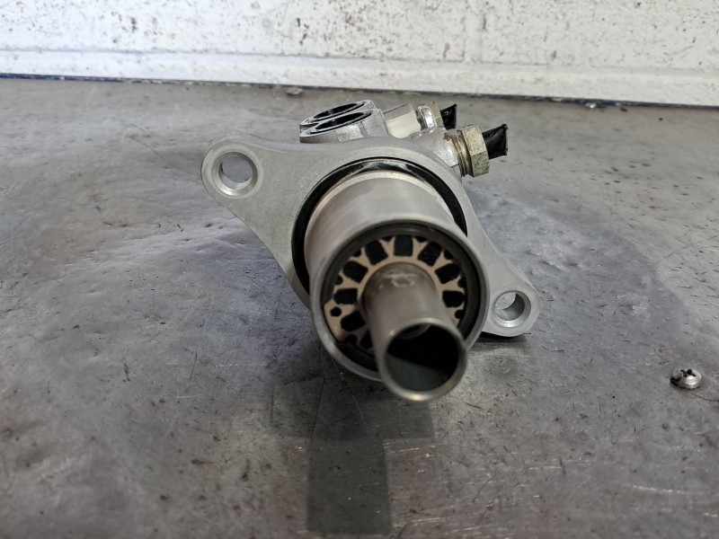Recambio de bomba freno para ford kuga (cbv)  | 0.08 - ...  | 0.08 - ... referencia OEM IAM   