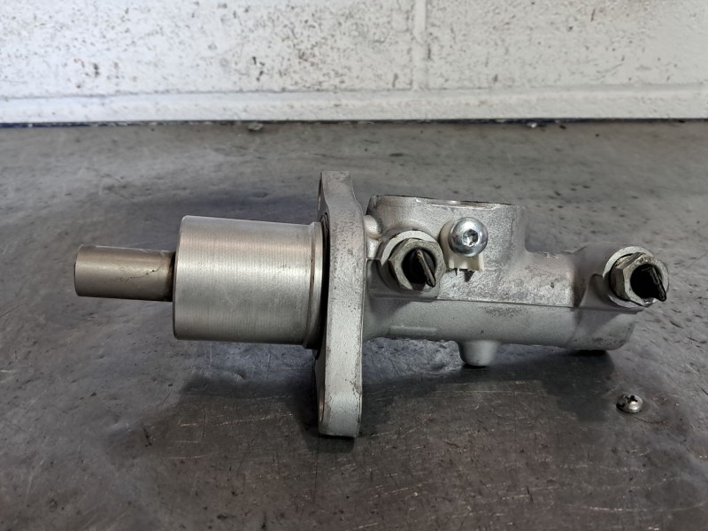 Recambio de bomba freno para ford kuga (cbv)  | 0.08 - ...  | 0.08 - ... referencia OEM IAM   