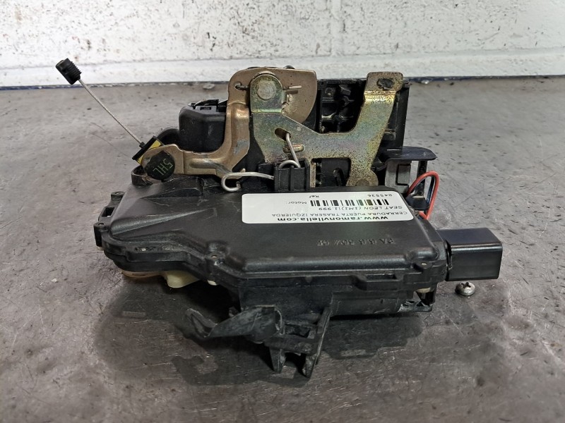 Recambio de cerradura puerta trasera izquierda para seat leon (1m1) 1.9 tdi referencia OEM IAM    Recambio de cerradura puerta trasera izquierda para seat leon (1m1) 1.9 tdi referencia OEM IAM