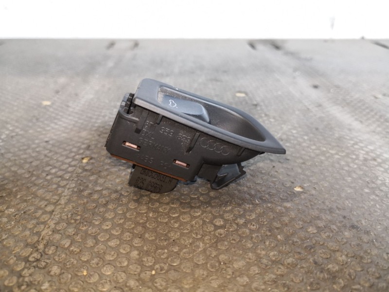 Recambio de pulsador maletero porton para audi a5 2.0 tfsi 211 referencia OEM IAM 8K0959831A  