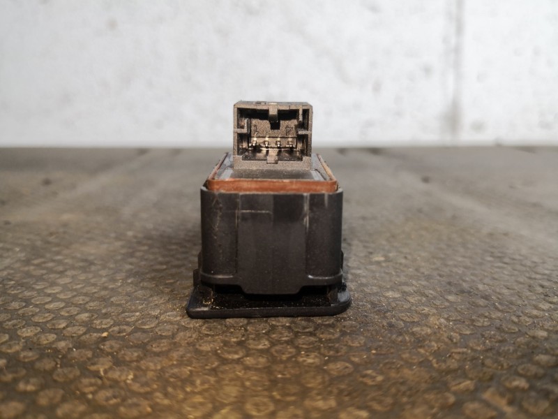 Recambio de pulsador maletero porton para audi a5 2.0 tfsi 211 referencia OEM IAM 8K0959831A  