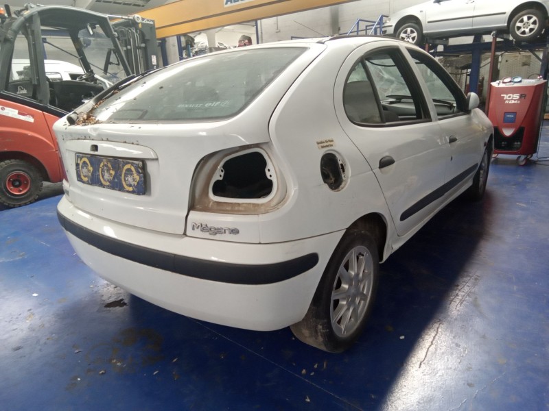 renault megane i fase 2 berlina (ba0)  | 0.99 - 0.02 del año 2000