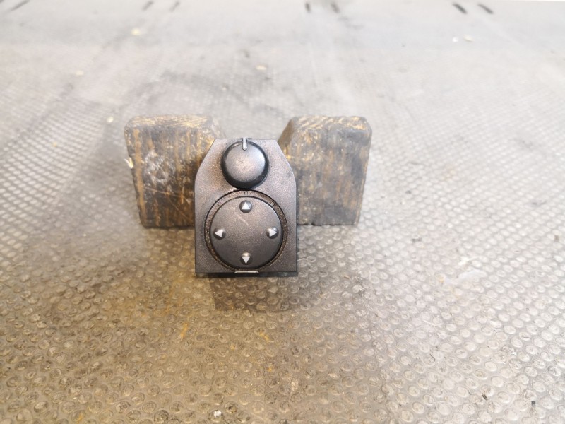 Recambio de mando retrovisor para audi a3 (8l) 1.6 ambiente referencia OEM IAM 8D0959565A   Recambio de mando retrovisor para audi a3 (8l) 1.6 ambiente referencia OEM IAM 8D0959565A