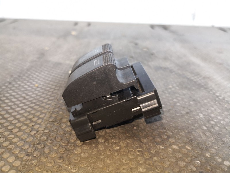 Recambio de mando elevalunas delantero izquierdo para audi a3 (8l) 1.6 ambiente referencia OEM IAM 8L0959851   Recambio de mando elevalunas delantero izquierdo para audi a3 (8l) 1.6 ambiente referencia OEM IAM 8L0959851