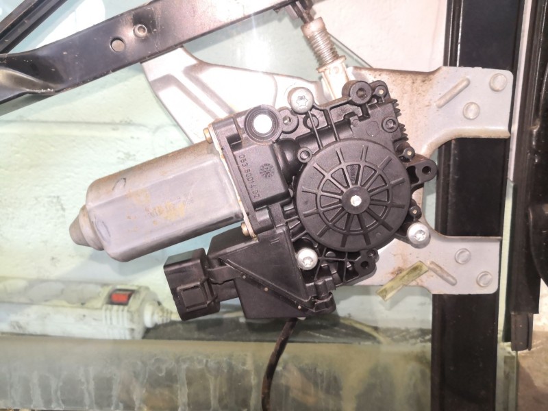 Recambio de elevalunas delantero izquierdo para audi a3 (8l) 1.6 ambiente referencia OEM IAM 8L3837753  