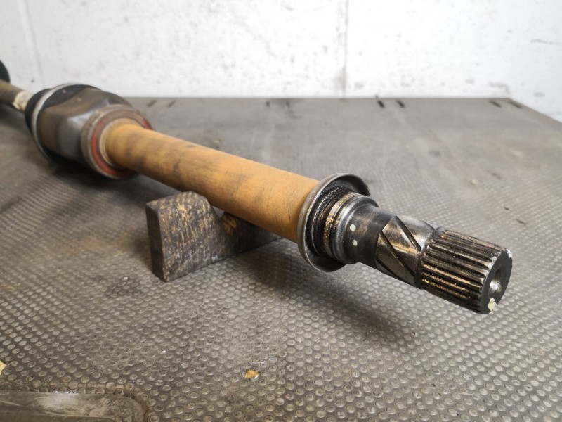 Recambio de transmision delantera derecha para renault clio iii  | 0.05 - ...  | 0.05 - ... referencia OEM IAM 8200499586  