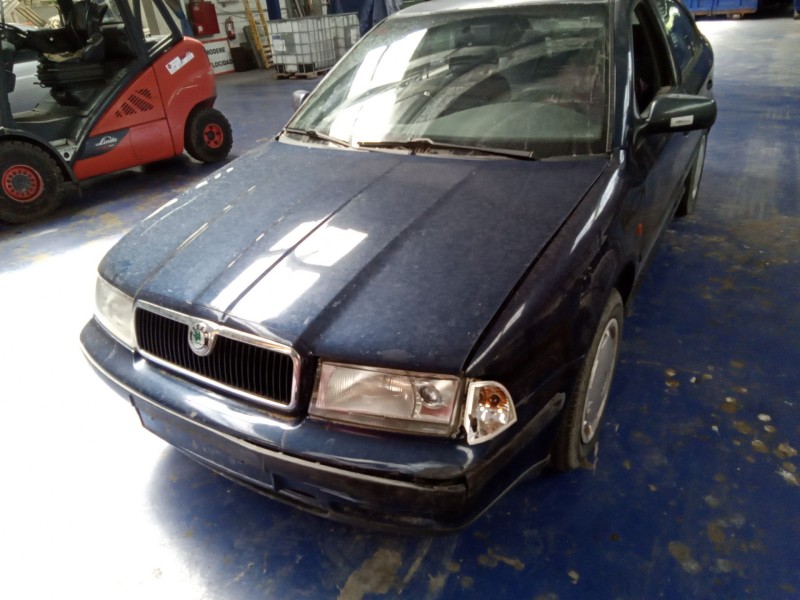 skoda octavia berlina (1u2) del año 1999
