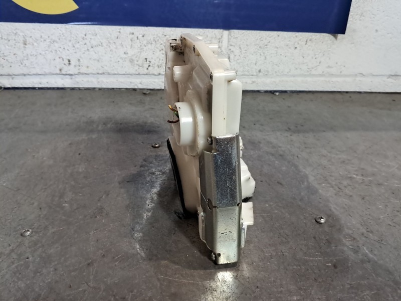 Recambio de cerradura puerta delantera derecha para fiat sedici (189) referencia OEM IAM   