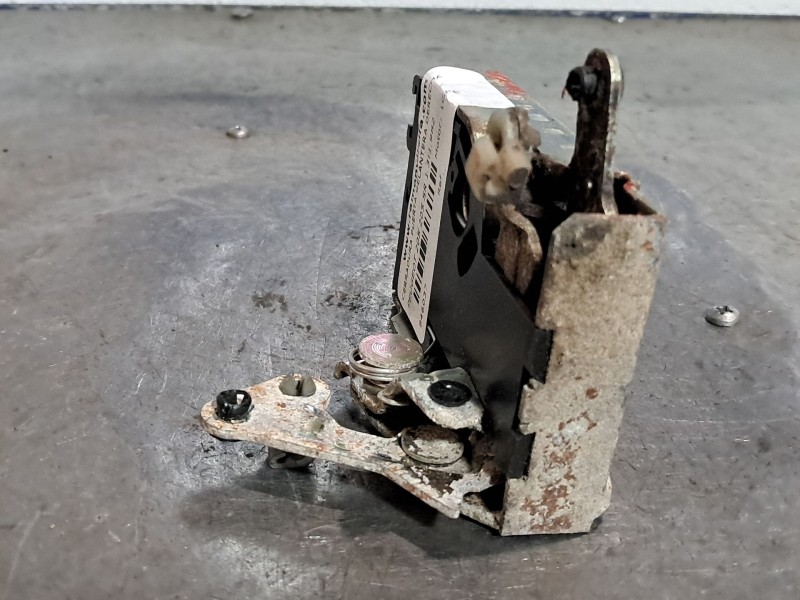 Recambio de cerradura puerta delantera derecha para peugeot 205 205 sr 1.3 referencia OEM IAM   