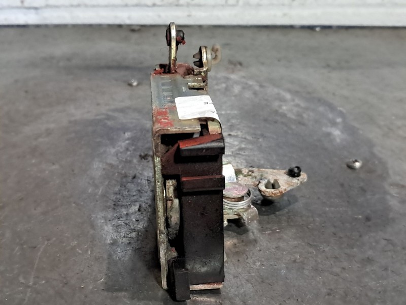 Recambio de cerradura puerta delantera derecha para peugeot 205 205 sr 1.3 referencia OEM IAM   