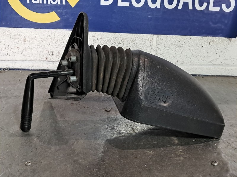 Recambio de retrovisor izquierdo para peugeot 205 205 sr 1.3 referencia OEM IAM MANUAL  