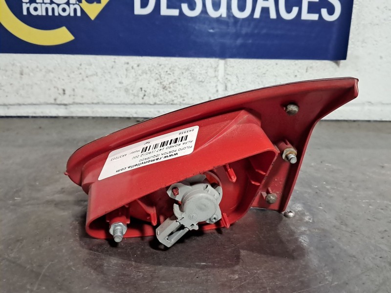 Recambio de piloto porton izquierdo para alfa romeo 147 (190) 1.6 16v cat referencia OEM IAM   