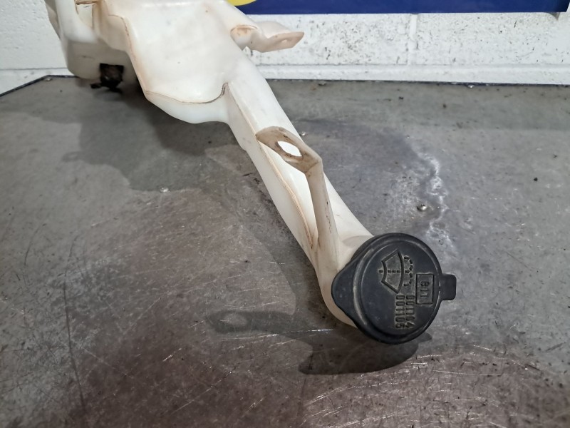 Recambio de deposito limpia para toyota rav 4 (a2) referencia OEM IAM   