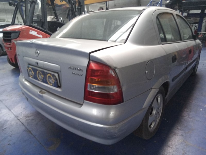 opel astra g berlina  | 0.98 - 0.04 del año 2000