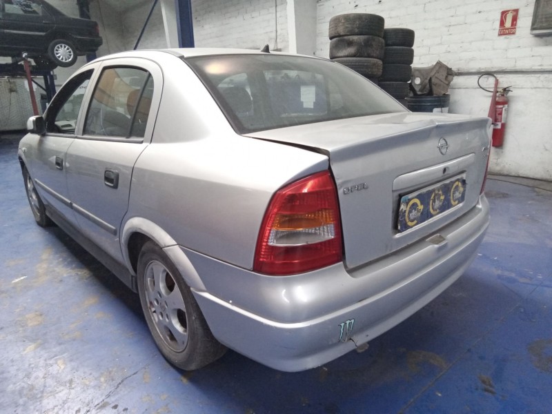 opel astra g berlina  | 0.98 - 0.04 del año 2000