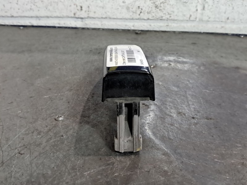 Recambio de maneta exterior delantera izquierda para chevrolet captiva 2.0 vcdi ls referencia OEM IAM   