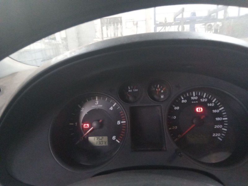 seat ibiza (6l1) del año 2004