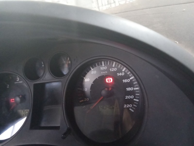 seat ibiza (6l1) del año 2004