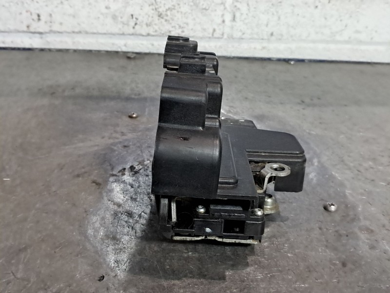 Recambio de cerradura puerta delantera izquierda para chevrolet captiva 2.0 vcdi ls referencia OEM IAM   