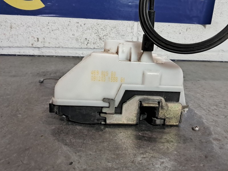 Recambio de cerradura puerta delantera izquierda para citroen c3 1.1 sx referencia OEM IAM 46982980  