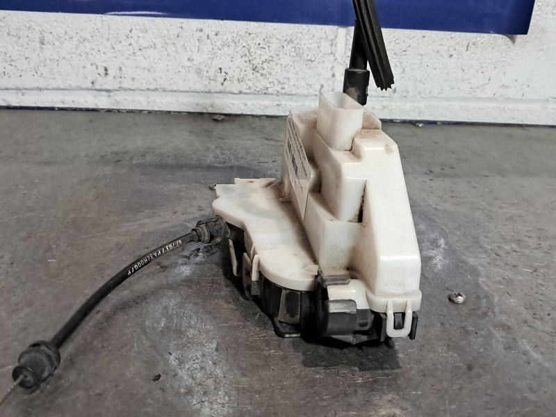 Recambio de cerradura puerta delantera izquierda para citroen c3 1.1 sx referencia OEM IAM 46982980  