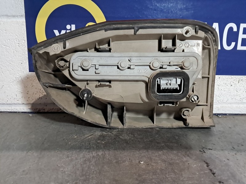 Recambio de piloto trasero izquierdo para opel zafira 2.0 di 16v comfort referencia OEM IAM   