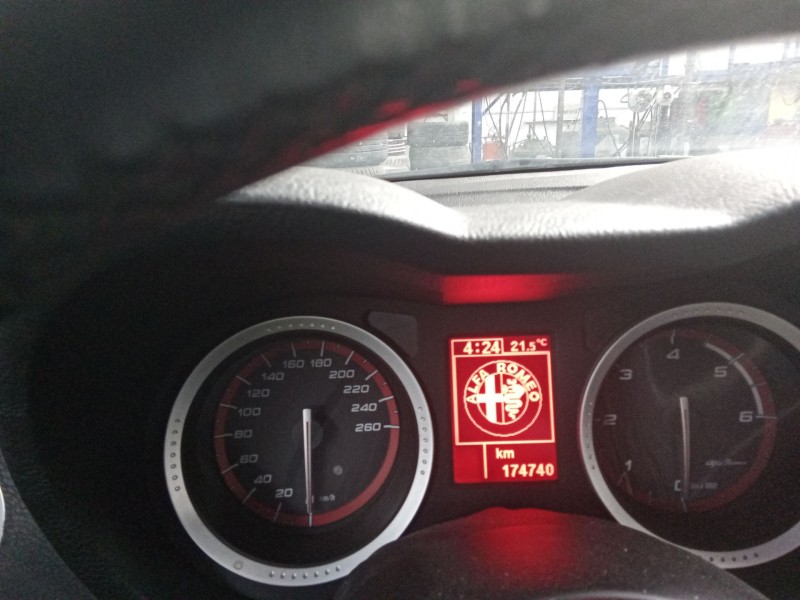 alfa romeo 159 (140) del año 2010