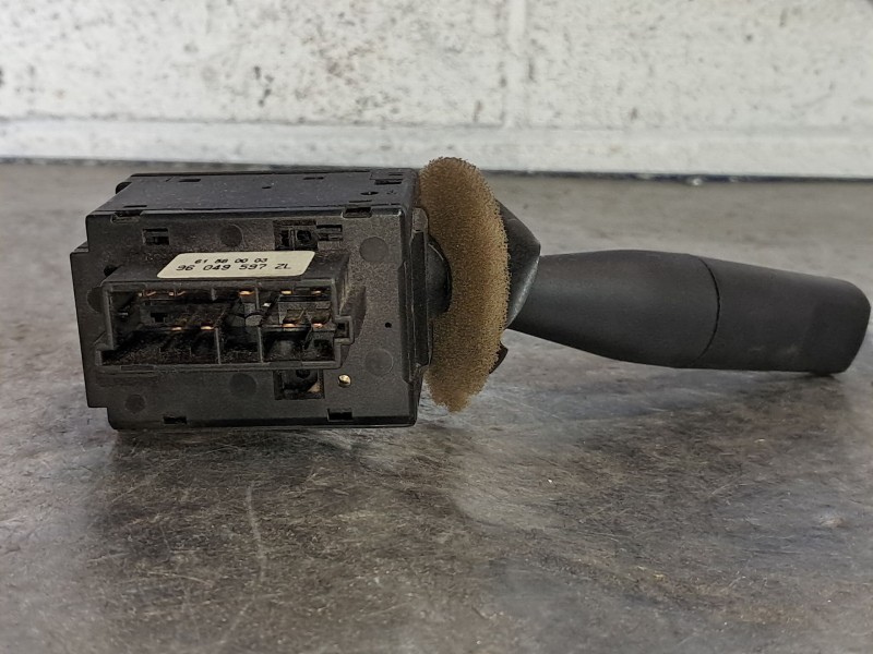 Recambio de mando limpia para citroen saxo 1.4 vts referencia OEM IAM 96049597ZL  