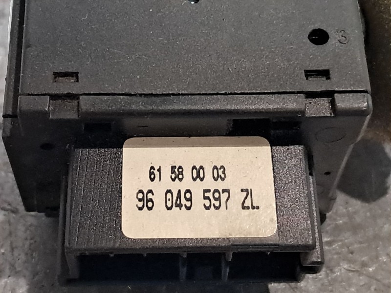 Recambio de mando limpia para citroen saxo 1.4 vts referencia OEM IAM 96049597ZL  