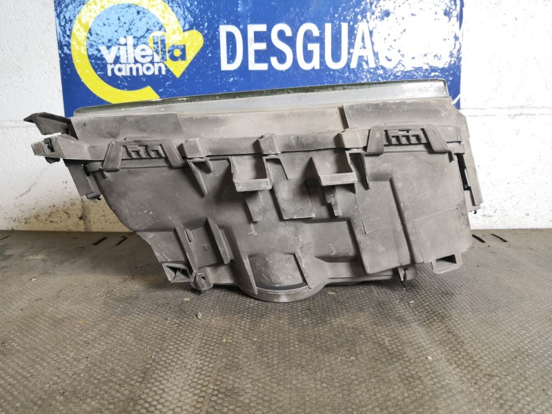 Recambio de faro izquierdo para mercedes clase c (w202) berlina 250 td (202.128) referencia OEM IAM   
