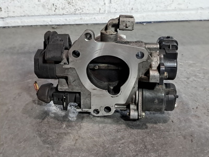 Recambio de caja mariposa para citroen saxo 1.4 vts referencia OEM IAM 72766350  