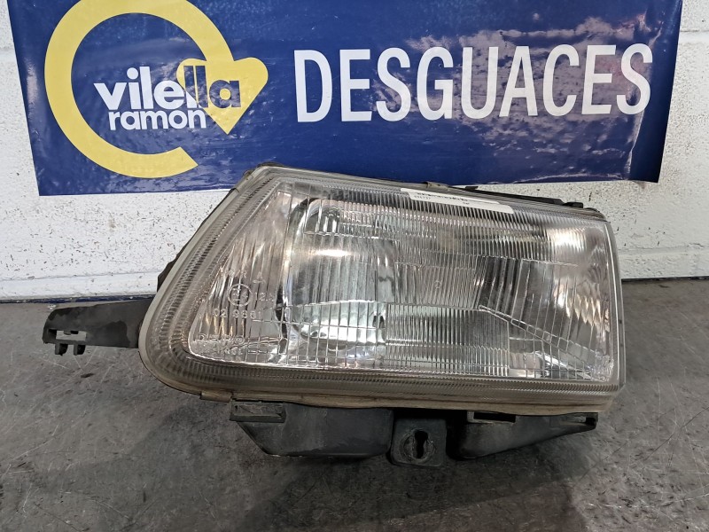 Recambio de faro izquierdo para citroen saxo 1.4 vts referencia OEM IAM   