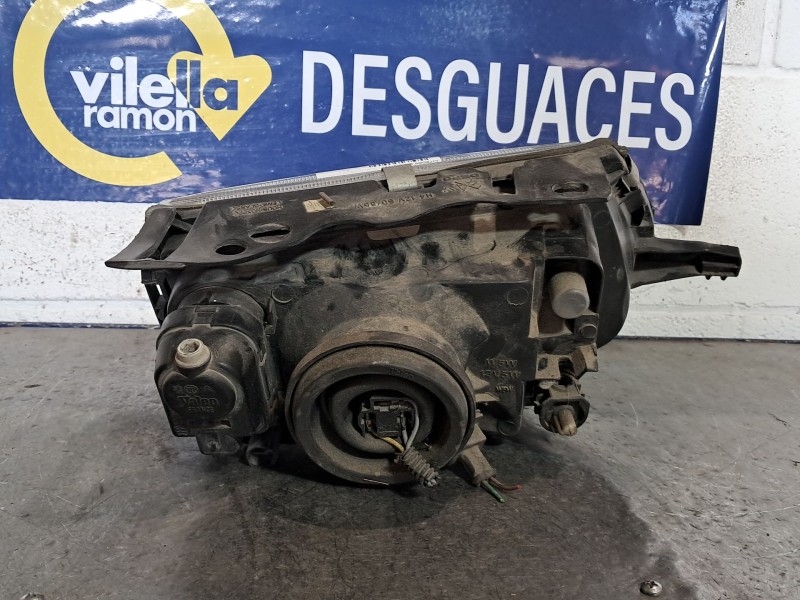 Recambio de faro izquierdo para citroen saxo 1.4 vts referencia OEM IAM   