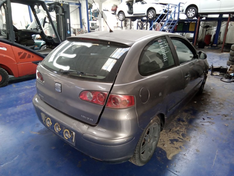 seat ibiza (6l1) del año 2005