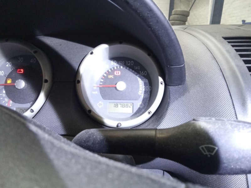 volkswagen polo berlina (6n2) 1.4 | 0.99 - ... del año 2000