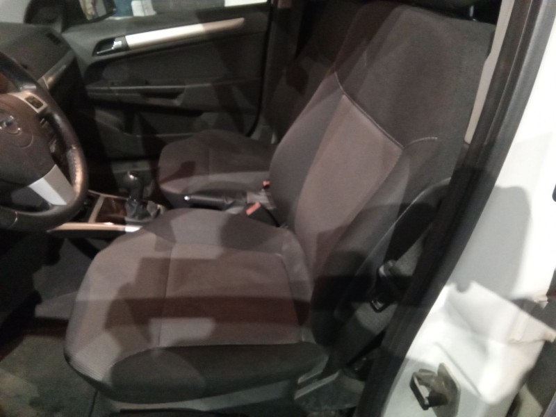 opel astra h berlina del año 2009