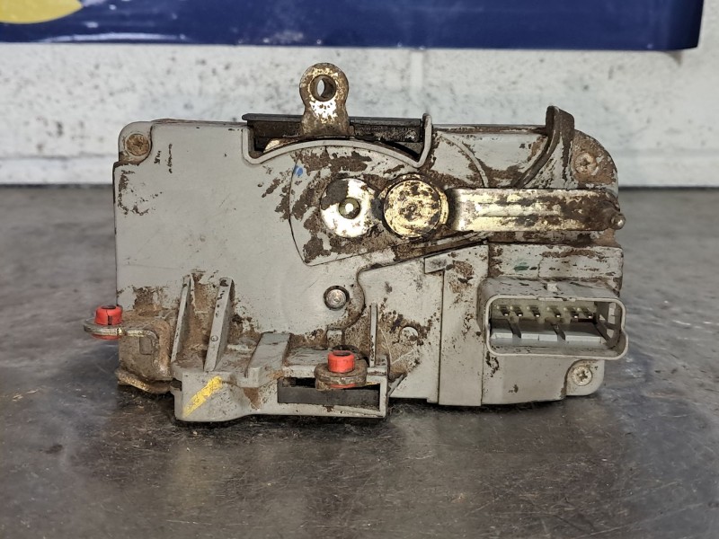 Recambio de cerradura puerta delantera derecha para citroen jumpy 2.0 hdi referencia OEM IAM   