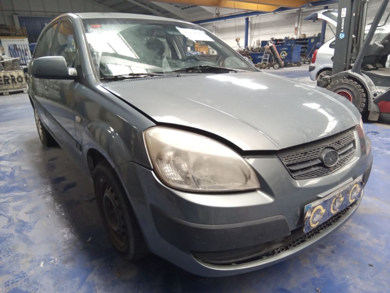 kia rio del año 2005