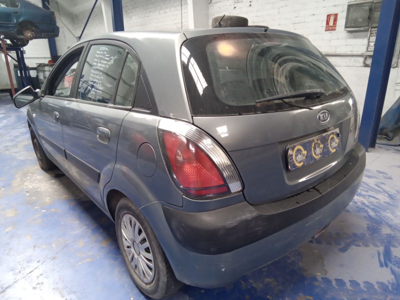 kia rio del año 2005