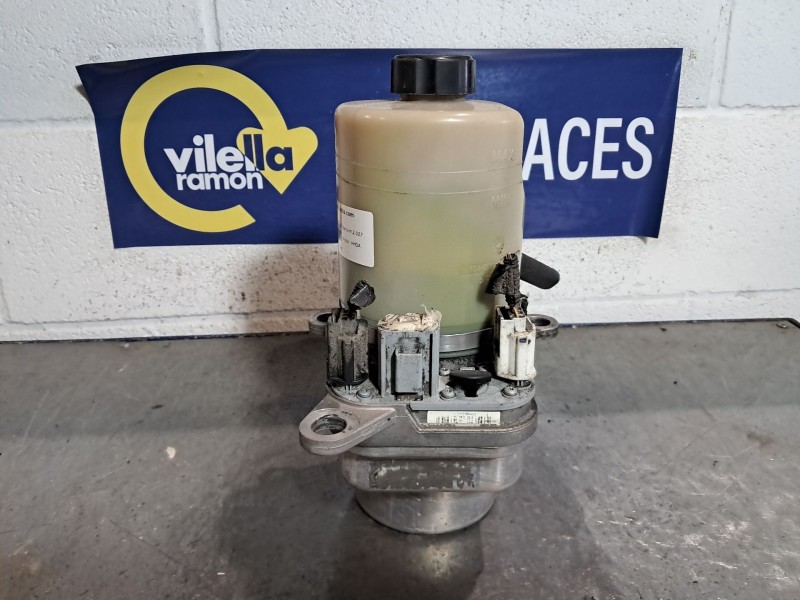 Recambio de bomba direccion para ford focus 1.6 tdci 109 titanium referencia OEM IAM   